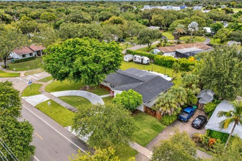 Villa ou maison à vendre à Palmetto Bay, Floride: 4 chambres, 193.33 m2 № 2397847 - photo 20