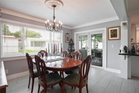 House in Plantation, Florida 2 bedrooms, 124.3 sq.m. № 1860736 - photo 15