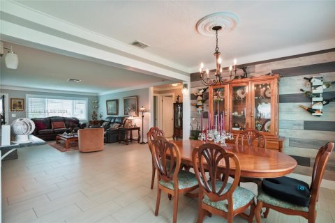 House in Plantation, Florida 2 bedrooms, 124.3 sq.m. № 1860736 - photo 17