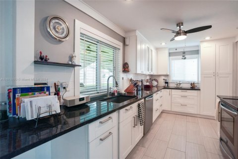 House in Plantation, Florida 2 bedrooms, 124.3 sq.m. № 1860736 - photo 20