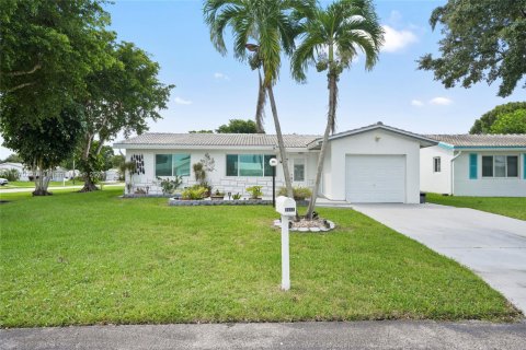 House in Plantation, Florida 2 bedrooms, 124.3 sq.m. № 1860736 - photo 2