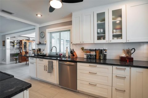 House in Plantation, Florida 2 bedrooms, 124.3 sq.m. № 1860736 - photo 21