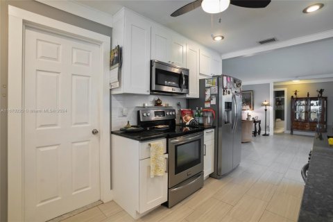 House in Plantation, Florida 2 bedrooms, 124.3 sq.m. № 1860736 - photo 22