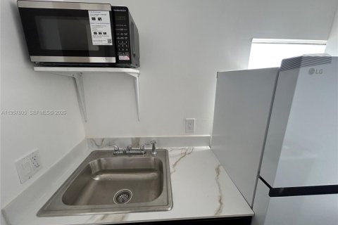 Снять в аренду коммерческую недвижимость в Бока-Ратон, Флорида 27.87м2, № 2011670 - фото 5