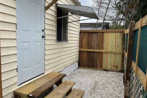 Снять в аренду коммерческую недвижимость в Бока-Ратон, Флорида 27.87м2, № 2011670 - фото 12