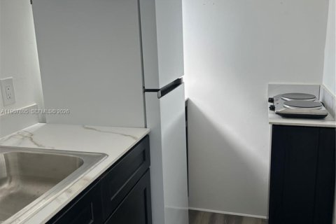 Снять в аренду коммерческую недвижимость в Бока-Ратон, Флорида 27.87м2, № 2011670 - фото 3