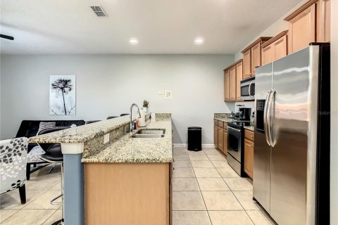 Touwnhouse à vendre à Kissimmee, Floride: 4 chambres, 176.7 m2 № 1582660 - photo 8