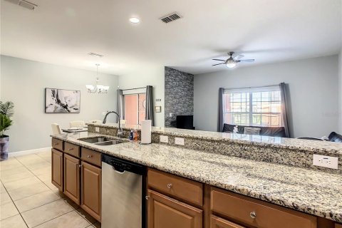Touwnhouse à vendre à Kissimmee, Floride: 4 chambres, 176.7 m2 № 1582660 - photo 13