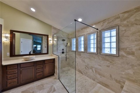 Villa ou maison à vendre à Oviedo, Floride: 4 chambres, 233.65 m2 № 2239762 - photo 12