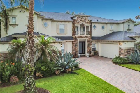 House in Oviedo, Florida 6 bedrooms, 402.45 sq.m. № 2222635 - photo 2