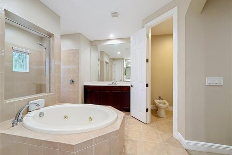 House in Oviedo, Florida 6 bedrooms, 402.45 sq.m. № 2222635 - photo 23