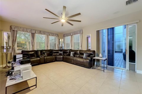House in Oviedo, Florida 6 bedrooms, 402.45 sq.m. № 2222635 - photo 16