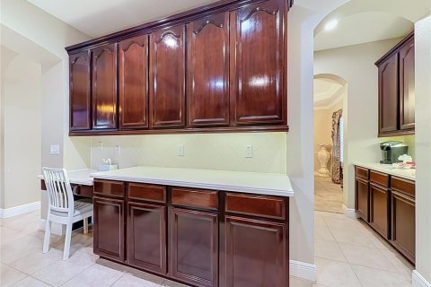House in Oviedo, Florida 6 bedrooms, 402.45 sq.m. № 2222635 - photo 13