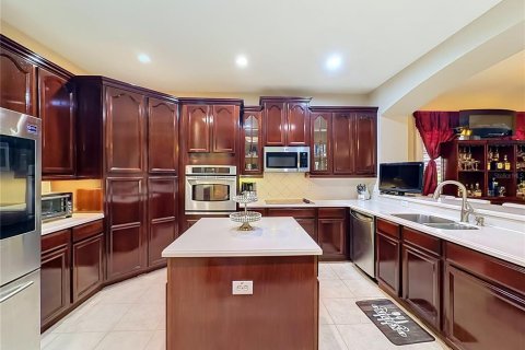 House in Oviedo, Florida 6 bedrooms, 402.45 sq.m. № 2222635 - photo 11