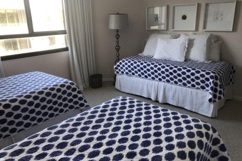 Condo in Key Biscayne, Florida, 2 bedrooms  № 1875430 - photo 12