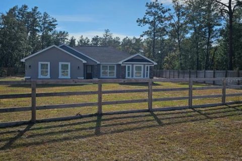 House in Ocklawaha, Florida 4 bedrooms, 172.52 sq.m. № 2113019 - photo 2
