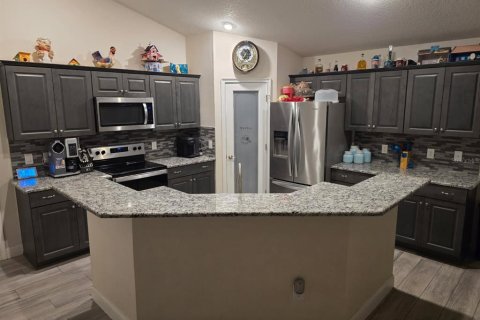 House in Ocklawaha, Florida 4 bedrooms, 172.52 sq.m. № 2113019 - photo 4