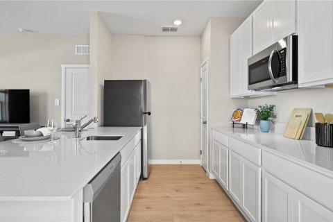 Casa en venta en Davenport, Florida, 4 dormitorios, 219.81 m2 № 2157636 - foto 7