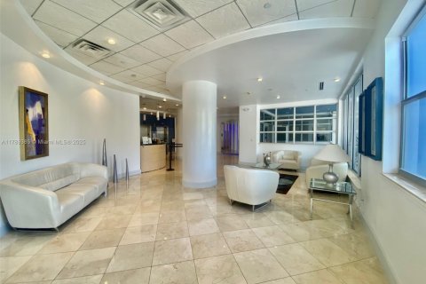 Condo in Miami Beach, Florida, 1 bedroom  № 1959313 - photo 4