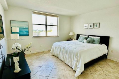 Condo in Miami Beach, Florida, 1 bedroom  № 1959313 - photo 20