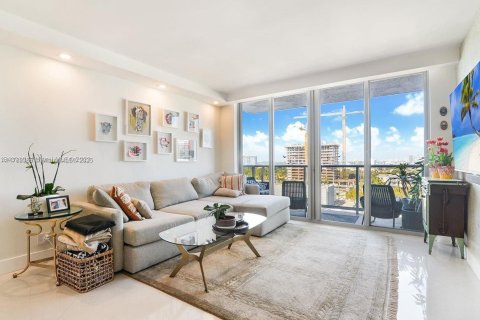 Condo in Miami Beach, Florida, 1 bedroom  № 1959313 - photo 2
