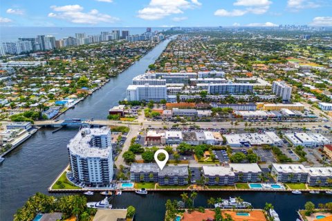 Condo in Fort Lauderdale, Florida, 2 bedrooms  № 2002935 - photo 19