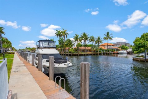 Condo in Fort Lauderdale, Florida, 2 bedrooms  № 2002935 - photo 18