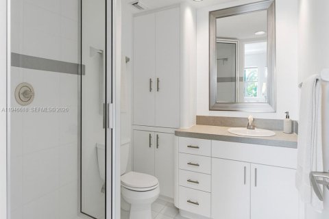 Condo in Fort Lauderdale, Florida, 2 bedrooms  № 2002935 - photo 13