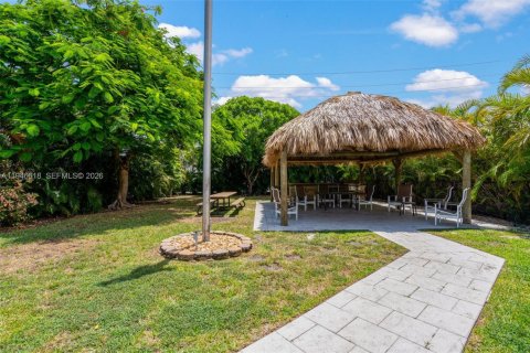 Condo in Fort Lauderdale, Florida, 2 bedrooms  № 2002935 - photo 23