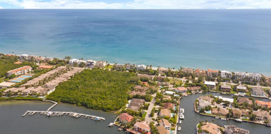 Villa ou maison à Highland Beach, Floride 4 chambres, 427.72 m2 № 2187378