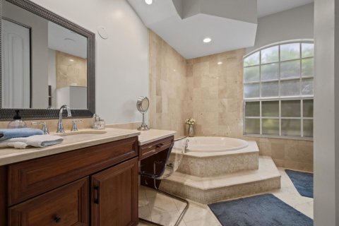 House in Wellington, Florida 4 bedrooms, 233.46 sq.m. № 2188809 - photo 26