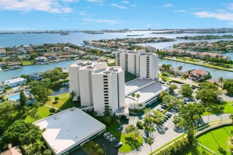Condo à Gulfport, Floride, 2 chambres  № 2128508
