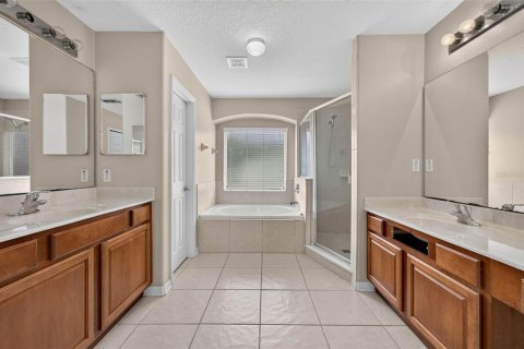 Villa ou maison à louer à Orlando, Floride: 4 chambres, 234.86 m2 № 2418901 - photo 30