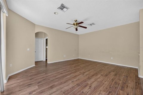 Villa ou maison à louer à Orlando, Floride: 4 chambres, 234.86 m2 № 2418901 - photo 11