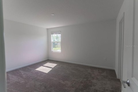 House in Davenport, Florida 4 bedrooms, 179.39 sq.m. № 1907197 - photo 12