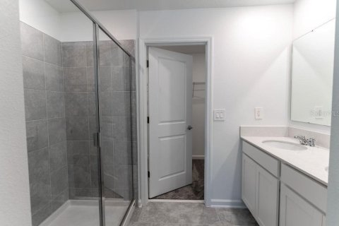 House in Davenport, Florida 4 bedrooms, 179.39 sq.m. № 1907197 - photo 13