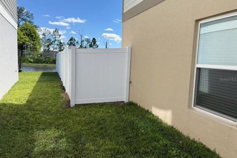 House in Davenport, Florida 4 bedrooms, 179.39 sq.m. № 1907197 - photo 25