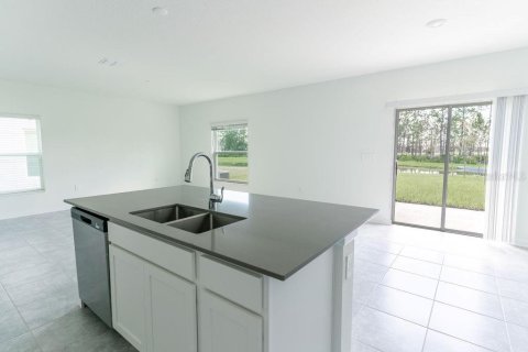 House in Davenport, Florida 4 bedrooms, 179.39 sq.m. № 1907197 - photo 7