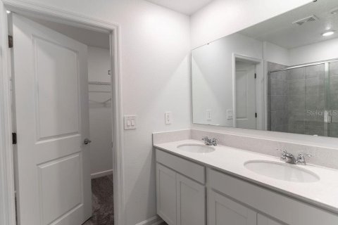 House in Davenport, Florida 4 bedrooms, 179.39 sq.m. № 1907197 - photo 15