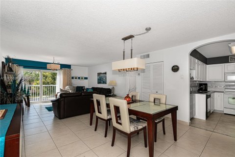Copropriété à vendre à Sunny Isles Beach, Floride: 1 chambre, 86.4 m2 № 2153376 - photo 12