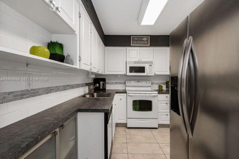 Copropriété à vendre à Sunny Isles Beach, Floride: 1 chambre, 86.4 m2 № 2153376 - photo 3