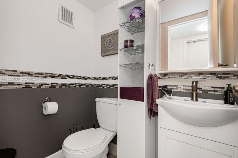 Copropriété à vendre à Sunny Isles Beach, Floride: 1 chambre, 86.4 m2 № 2153376 - photo 19