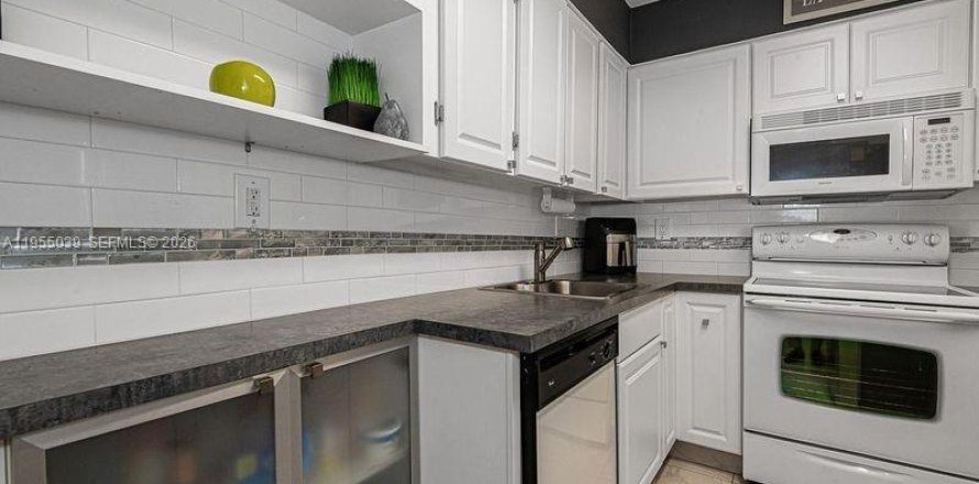Condo à Sunny Isles Beach, Floride, 1 chambre  № 2153376