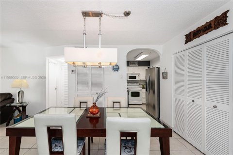 Copropriété à vendre à Sunny Isles Beach, Floride: 1 chambre, 86.4 m2 № 2153376 - photo 8