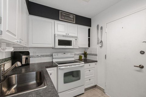 Copropriété à vendre à Sunny Isles Beach, Floride: 1 chambre, 86.4 m2 № 2153376 - photo 2