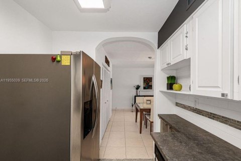 Copropriété à vendre à Sunny Isles Beach, Floride: 1 chambre, 86.4 m2 № 2153376 - photo 7