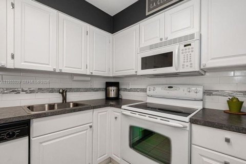 Copropriété à vendre à Sunny Isles Beach, Floride: 1 chambre, 86.4 m2 № 2153376 - photo 4