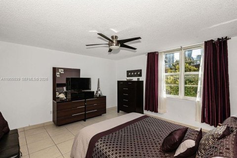 Copropriété à vendre à Sunny Isles Beach, Floride: 1 chambre, 86.4 m2 № 2153376 - photo 24