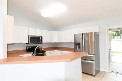 Casa en venta en Lady Lake, Florida, 3 dormitorios, 108.7 m2 № 2101449 - foto 5