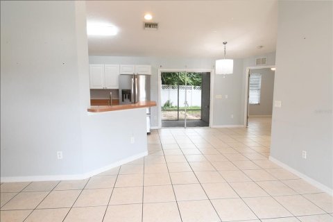 Casa en venta en Lady Lake, Florida, 3 dormitorios, 108.7 m2 № 2101449 - foto 3